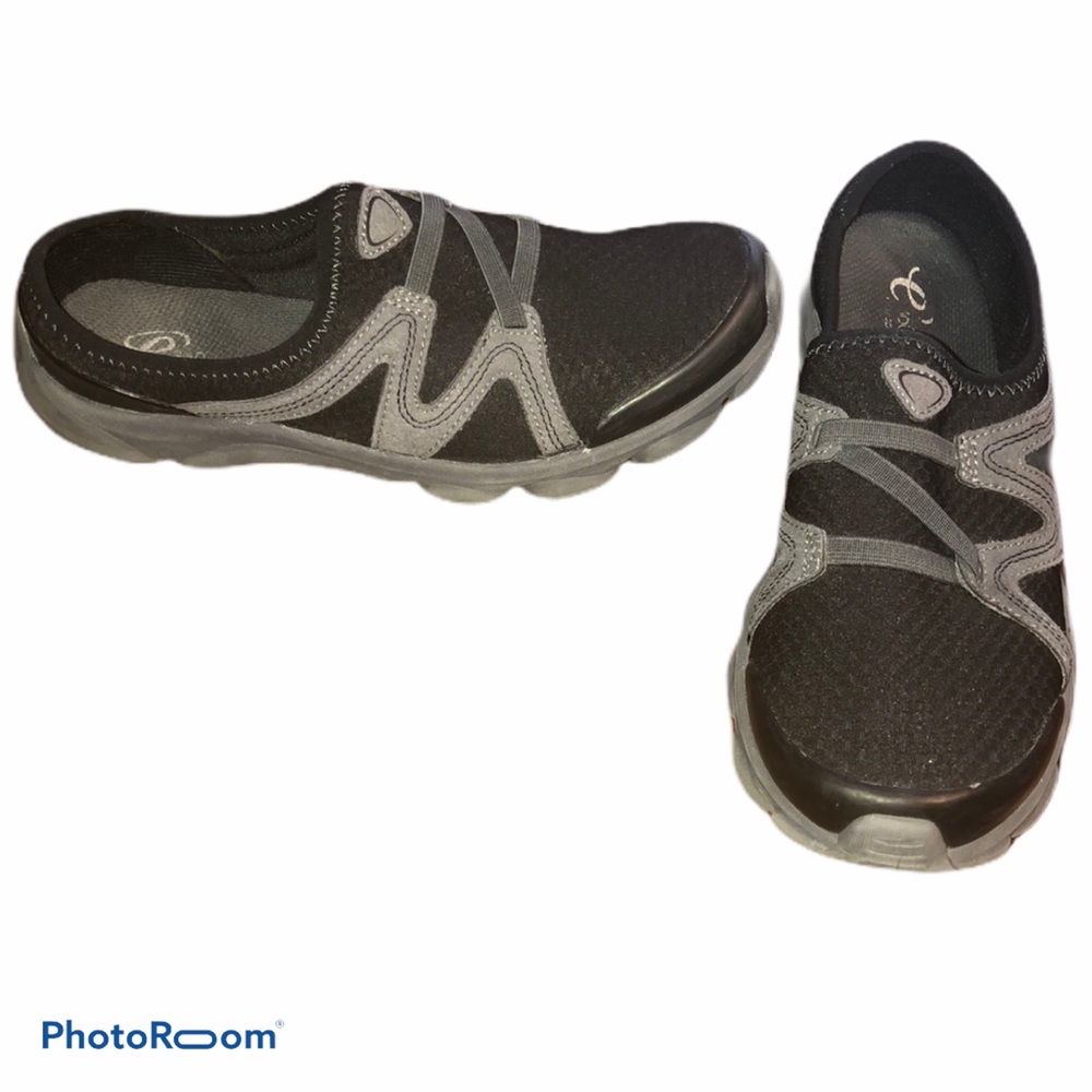 Easy Spirit size 8